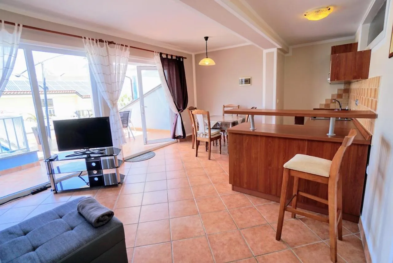 Apartments Kristijana Crveni Vrh 3*,  Croácia